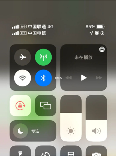 海陵苹果手机维修分享iPhone双卡信号解决办法 